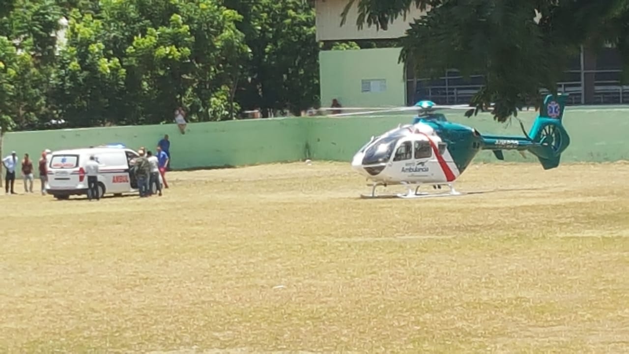 Senador Pedro Alegría sufre desmayo mientras desvelaba busto de Duarte