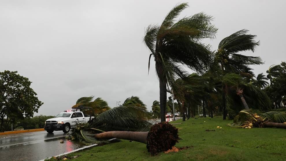 Por huracán el COE mantiene 13 provincias en alerta roja coloca a 18