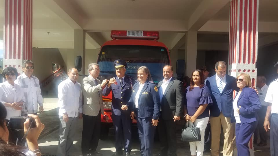 Embajada De Jap n Dona Cami n A Los Bomberos De Jarabacoa El Granero 