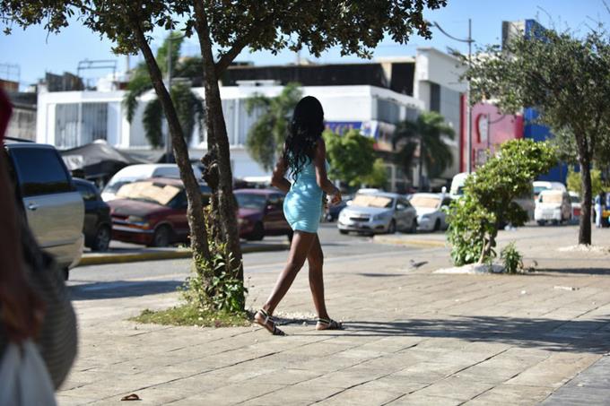 Muchas Haitianas Ejercen La Prostitución En El Parque Enriquillo De La Capital El Granero Del Sur