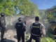 DNCD desmantela punto de drogas y derriba con retroexcavadora vivienda utilizada para el microtráfico en Guayabal