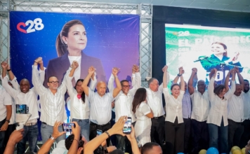Carolina juramenta su estructura política en San Cristóbal con presencia en los 17 territorios de la provincia