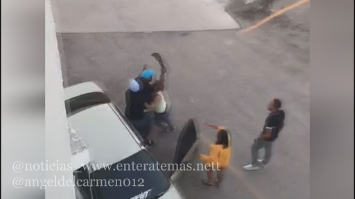 (Video) Con machete en mano hombre enfurecido amenaza de muerte a un Ingeniero civil en San Juan de la Maguana